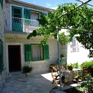 Rosa Apartment